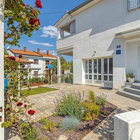 Apartments Hrestak Poreč Eksteriør bilde