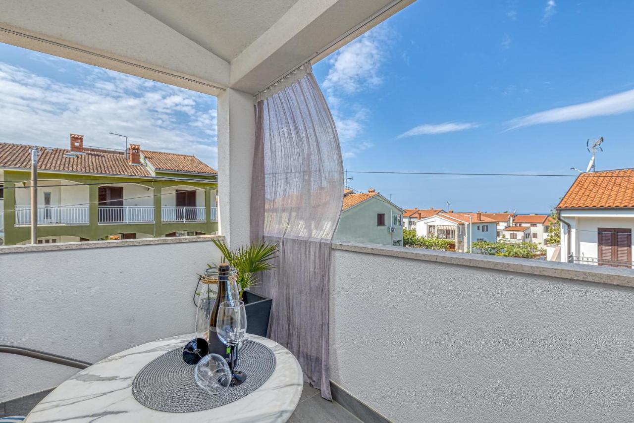 Apartments Hrestak Poreč Eksteriør bilde