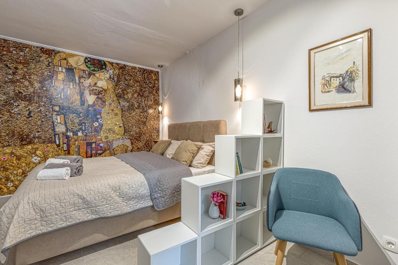 Apartments Hrestak Poreč Eksteriør bilde