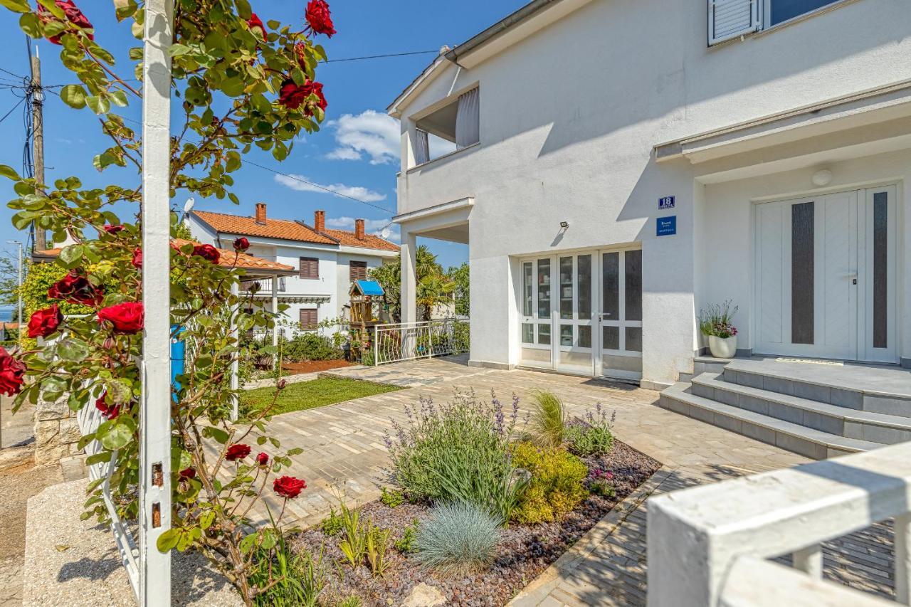 Apartments Hrestak Poreč Eksteriør bilde