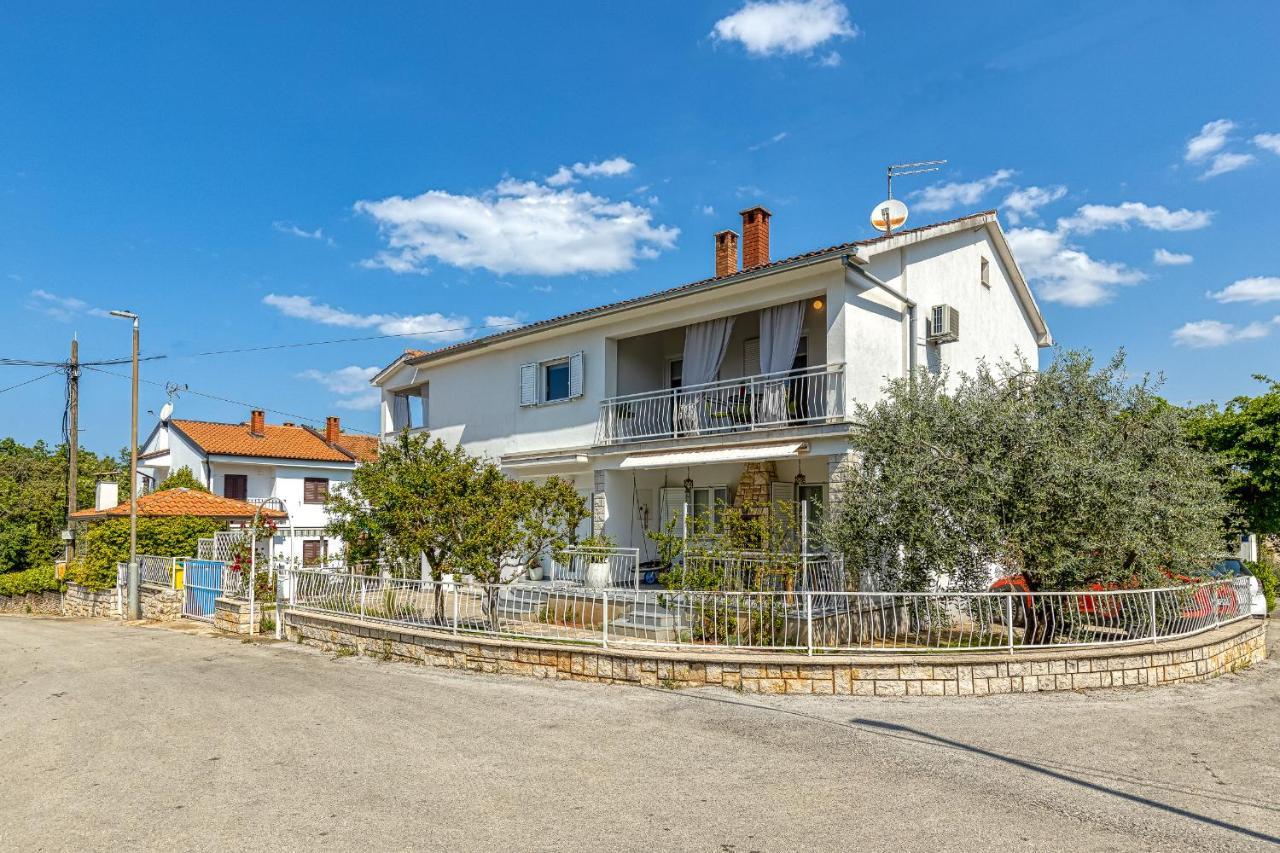Apartments Hrestak Poreč Eksteriør bilde